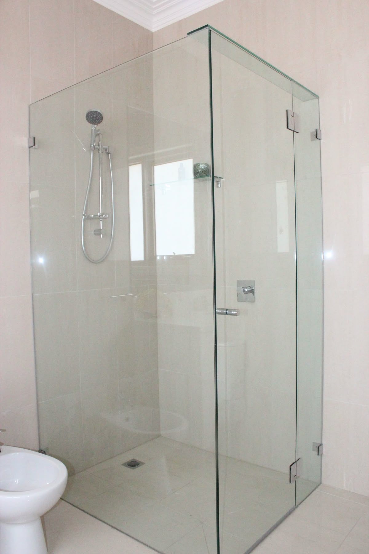 phòng tắm kính